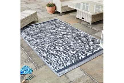 Stylish Water-Resistant Geometric Garden Rug