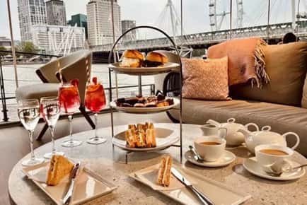 3* or 4* London Hotel Stay & Afternoon Tea at Clipper Lounge With Champagne!