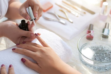 Gel Manicure & Nail Artist Online Course - CPD Certified!