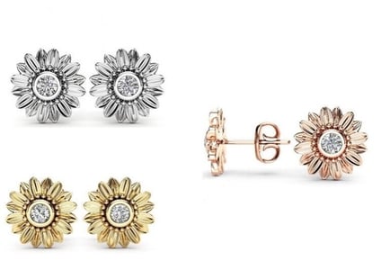 Sparkling Daisy Stud Earrings