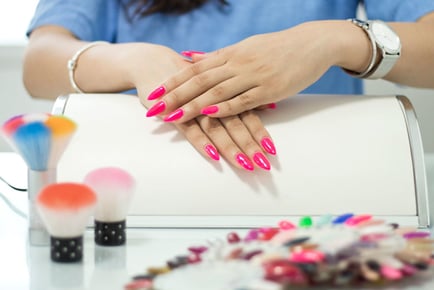 Nail Technician Online Diploma - Janet's Academy