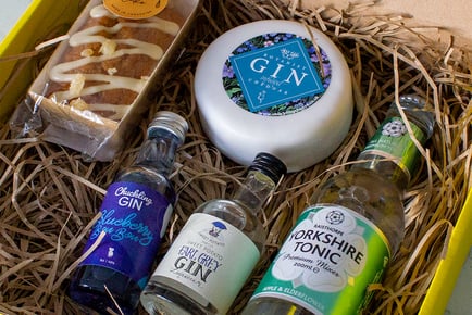 Botanist Gin and Cheese Box from The Chuckling Cheese Company