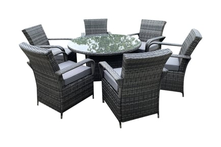 6 CHAIRS & LARGE ROUND TABLE: A polyrattan garden furniture set