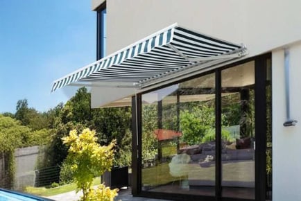 Outsunny Premium Retractable Awning