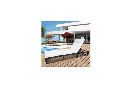 Outsunny Luxurious Rattan Sun Lounger - Brown