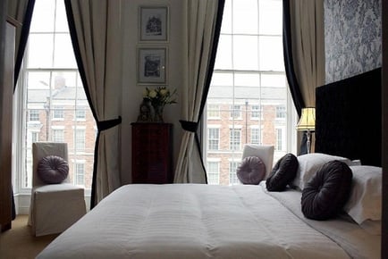 Central Liverpool Townhouse Stay & Breakfast for 2