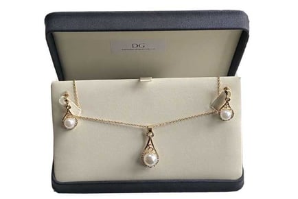 Pear Design Dangle Jewellery Set