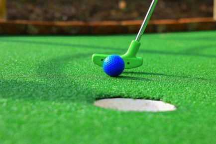 Putt Putt Indoor Crazy Golf & Drink Tokens - For 1, 2 or 4 People - Streatham Hill
