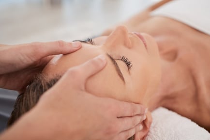 60-Min Pamper Package - Divine Hair and Beauty, London