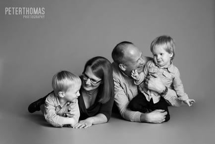 1-Hr Family Photoshoot & 2 Prints at Peter Thomas Photography