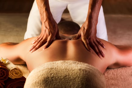 60-Min Deep Tissue Massage & £10 Voucher in Croydon