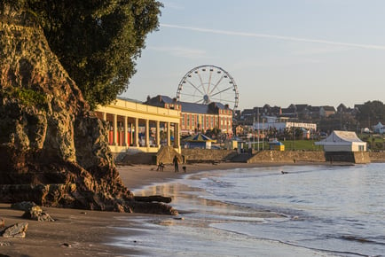 Barry Island Festive Lodge Stay Incl Chocolates & Late Checkout For 2