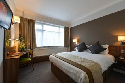 Best Western Manchester Hotel Stay: Prosecco & Late Checkout