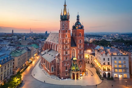 Krakow Stay: Central Location & Return Flights