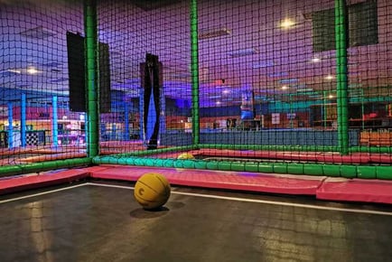 1hr Bounce for up to 3 People - Airobounce - Bradford