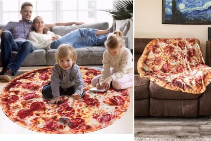 Round Pepperoni Pizza Flannel Blanket in 2 Styles