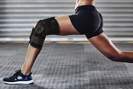 Hinged Adjustable Knee Brace With Side Stabilisers