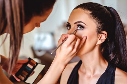 Online Makeup Diploma Course in 3 Options