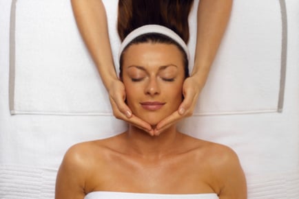 Dermaplaning Facial - Hackney