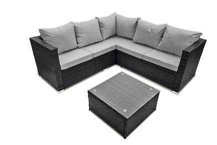 BROWN WITH NATURAL CUSHIONS : A 5-seater temple rattan corner sofa set