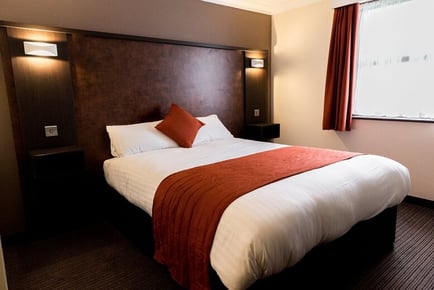 Dragonfly Colchester Hotel Stay & Breakfast For 2