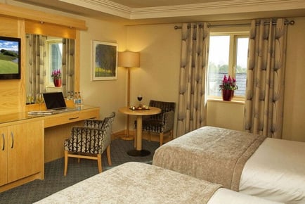 Killarney Hotel: Breakfast, Late Check Out & 3-Course Dining For 2