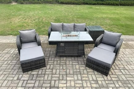 Stylish Rattan Garden Set with Firepit