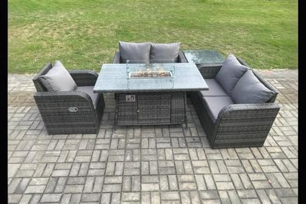 Luxurious 5-Piece Rattan Furniture Set with Fire Pit