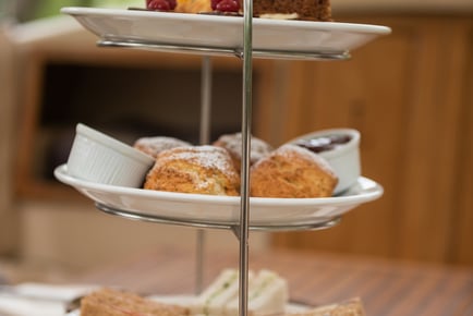 Luxury 90 minute Afternoon Tea & Oxford River Cruise