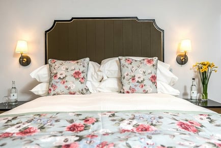 2-Night Stratford-upon-Avon Stay: 4* Boutique Hotel & Breakfast For 2