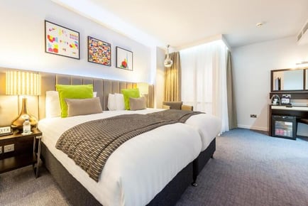 3* or 4* London Hotel Stay: 1-2 Nights& The Best In Stand-Up Comedy Tickets