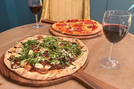 Pizza & Glass Prosecco for 2 at 4* Hollin House Hotel