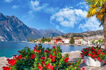 Lake Garda Stay - Breakfast & Flights - Award Winning Hotel!