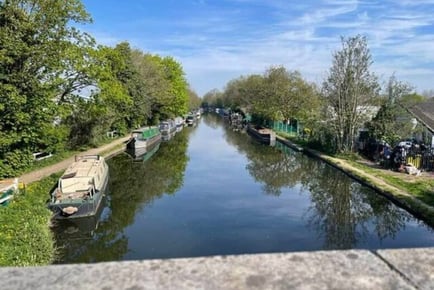 Luxury Canal Boat Stay for 2 People with Breakfast Hamper Upgrade
