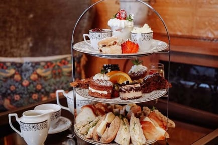 Luxury Afternoon Tea for 2 with Prosecco or Pimm's - 4* Littlecote House