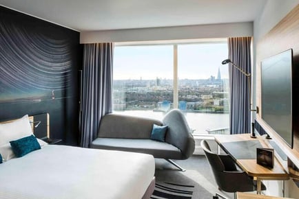 3* or 4* London Hotel Stay: 1-2 Nights & Six The Musical Theatre Ticket