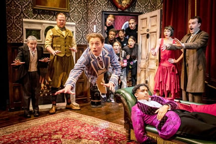 3* or 4* London Hotel Stay: 1-2 Nights & The Play That Goes Wrong Theatre Ticket