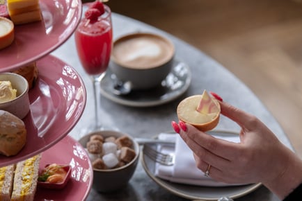 4* Grand Central Hotel Afternoon Tea for 2, 3 or 4 - Prosecco Bellini Cocktail Upgrade