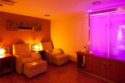 4* Ultimate Summer Escape Spa Day - 2 Treatments, Afternoon Tea & £10 Voucher