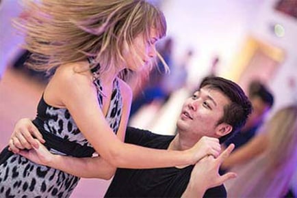 1-Day Intensive Salsa Beginners Course - Paddington