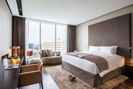 5* Dubai Holiday - Luxury Hotel, Breakfast & Flights - Deposit Option!
