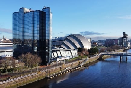 4* Crowne Plaza 2-Course Sunday Roast Lunch For 2 or 4 with Live Music - Glasgow