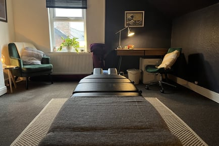 Two Sessions of Chiropractic-Based Energy Healing in Manchester