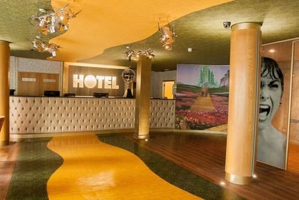 Liverpool Arthouse Hotel: Award Winning Hotel, Prosecco & Late Checkout for 2