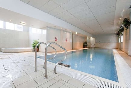 Royal Station Hotel, Newcastle for 2 - Breakfast, Leisure Access, Late Check Out & Prosecco