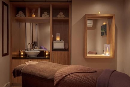 4* Spa Day at Stratford Manor - Treatments, Lunch & Prosecco