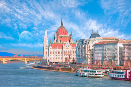 4* Budapest Christmas Market Break- Central 4* Hotel & Return Flights