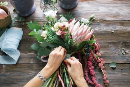 Summer Bubbles & Flower Bouquet Workshop - Post Market, London