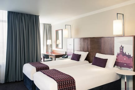 4* Mercure Cardiff Stay: Breakfast & Late Checkout for 2