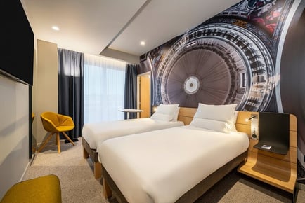 4* Paris City Break: Award Winning Hotel & Return Eurostar